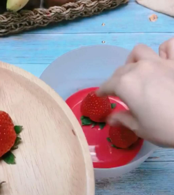 如何洗草莓干净呢